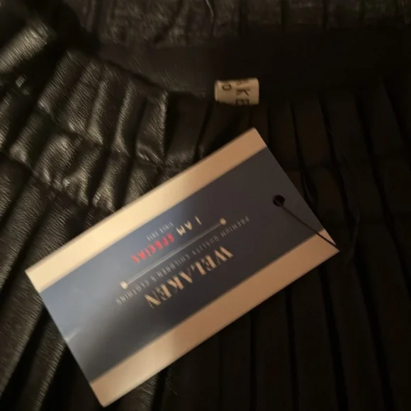 Jacket and skirt set. Black. - Picture 7 of 9